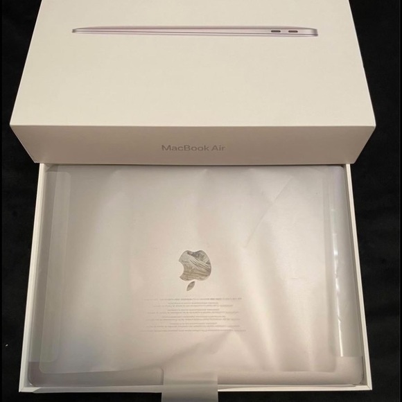 Macbook - Picture 4 of 11